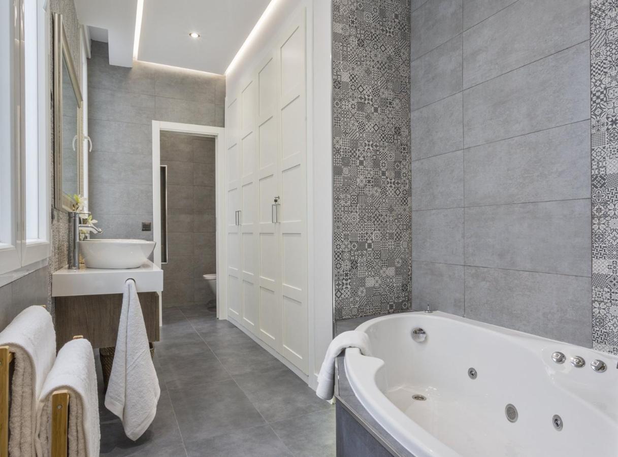 Charming City Center Apartment For 4 Perfect Location, Espoz Y Mina III Madrid Ngoại thất bức ảnh