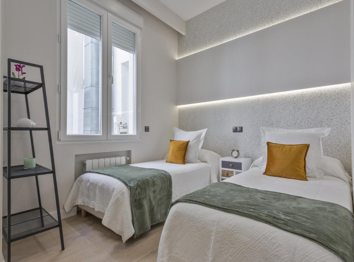 Charming City Center Apartment For 4 Perfect Location, Espoz Y Mina III Madrid Ngoại thất bức ảnh